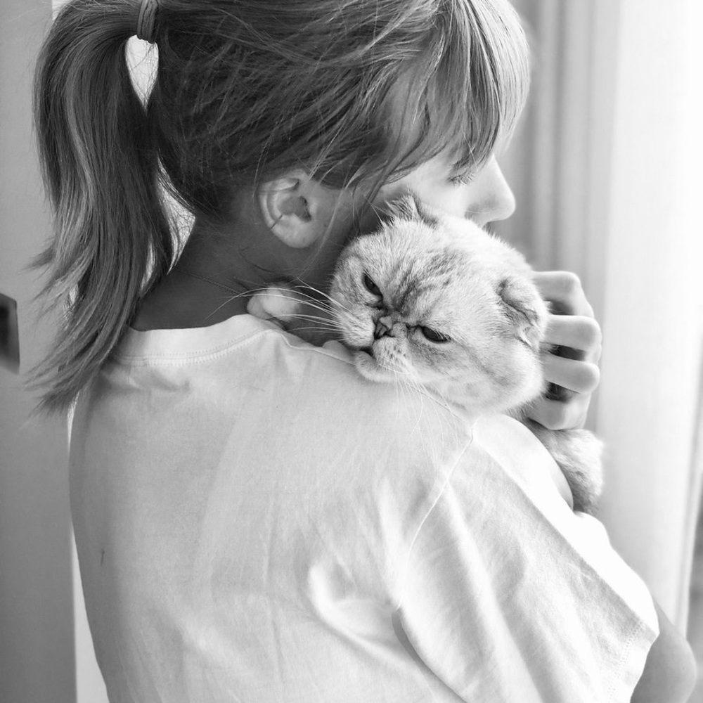 TAYLOR SWIFT ISO - Picture 3 of 3